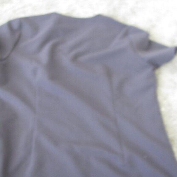 FIGS 1 pocket scrub top gray M - Picture 7 of 8